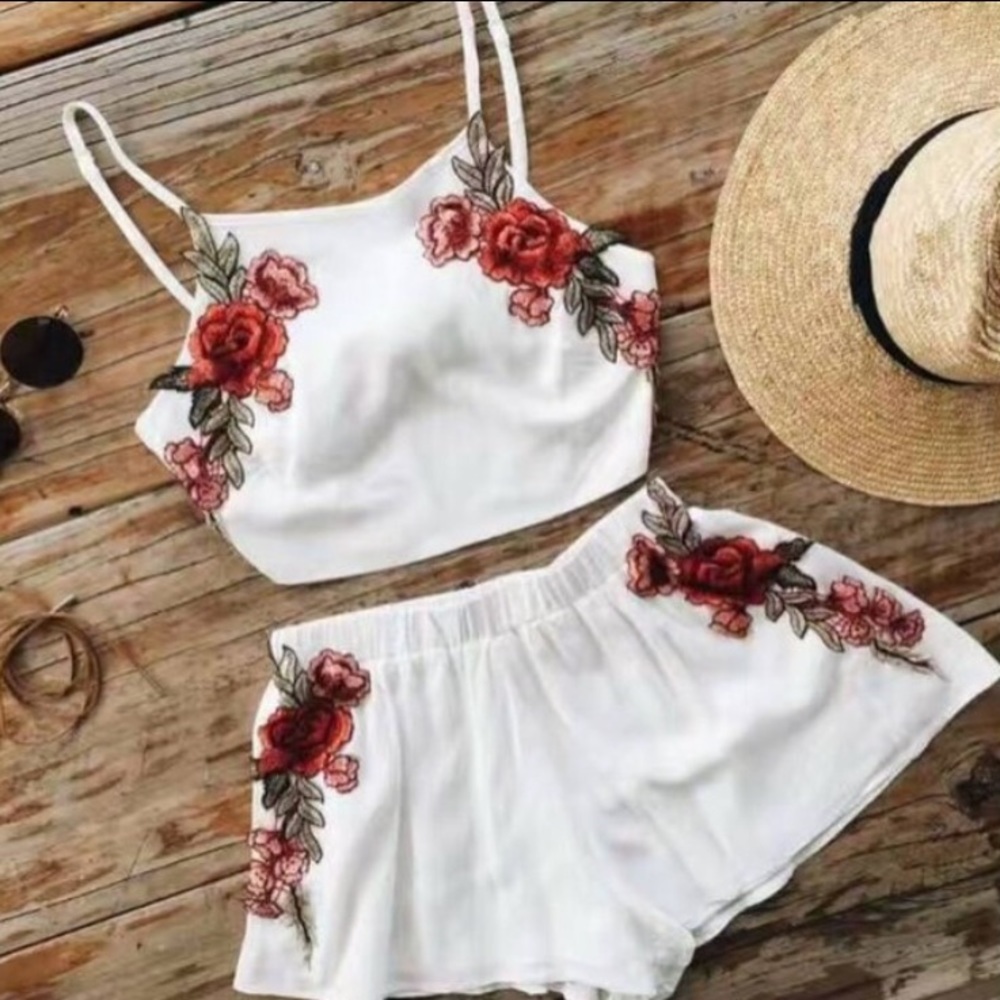 Rose print crop top